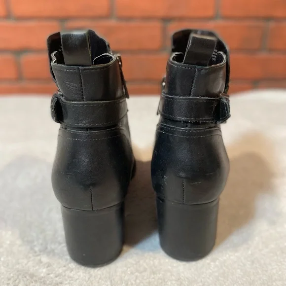 Lauren Ralph Lauren Black‎ Boots Size 9B - Picture 3 of 7